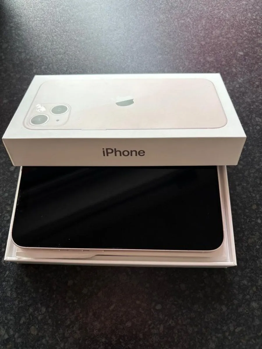 Iphone 13 - Image 3