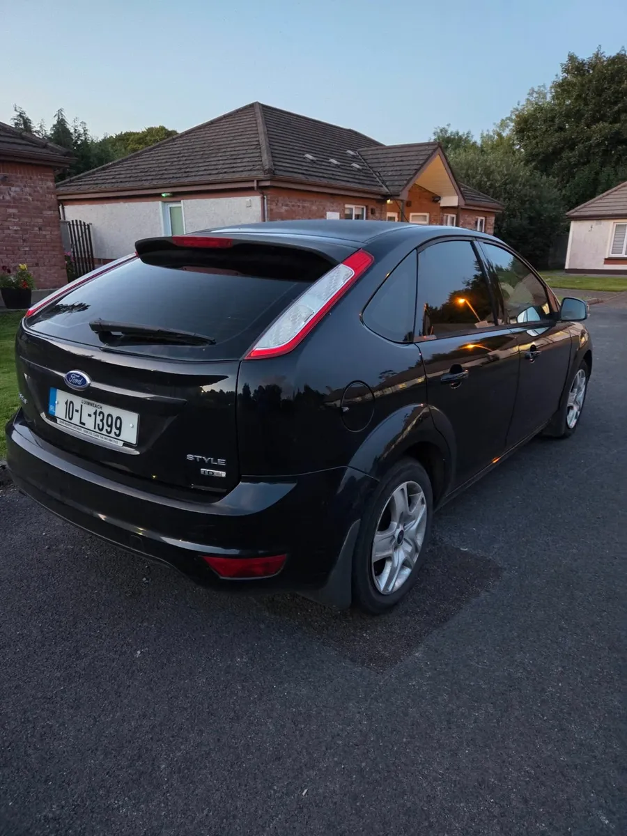 Ford Focus 2010 - Image 3