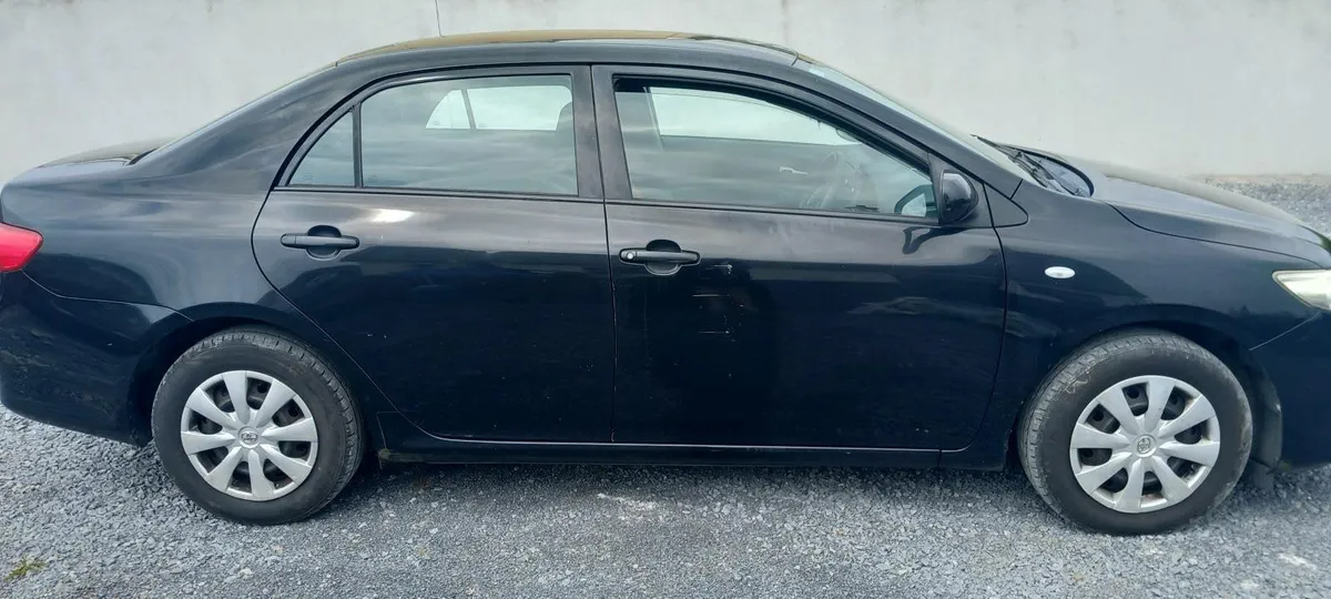 Toyota Corolla 2010 - Image 3