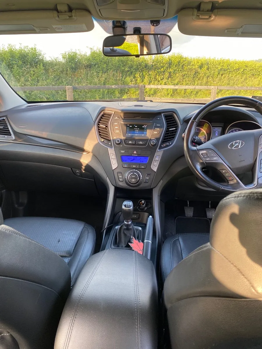Hyundai Santa Fe 2013 - Image 2