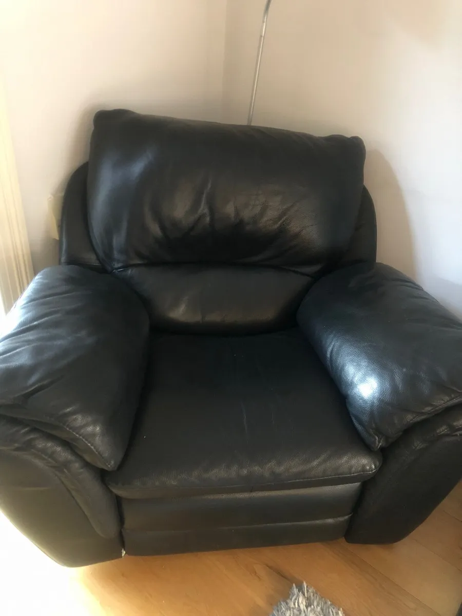Recliner Chair - Image 1