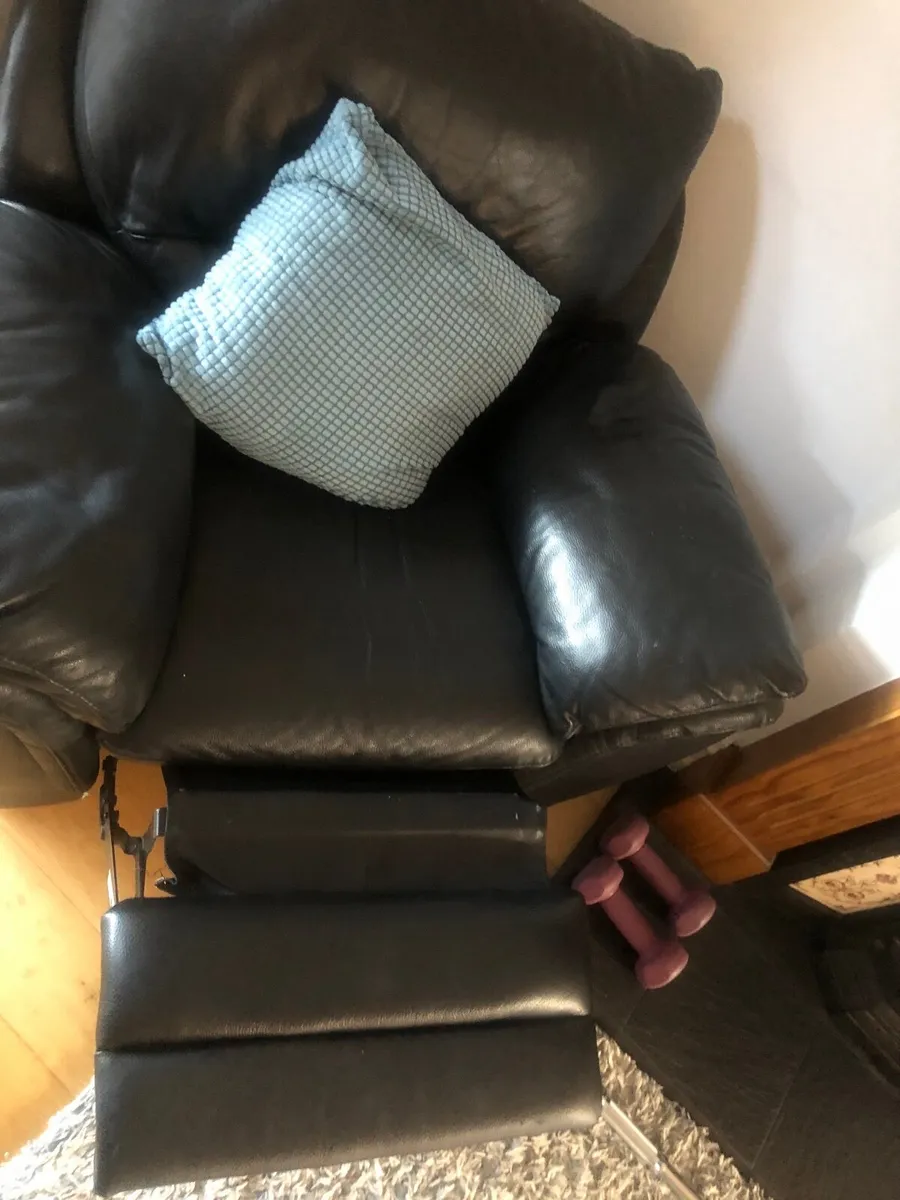 Recliner Chair - Image 2