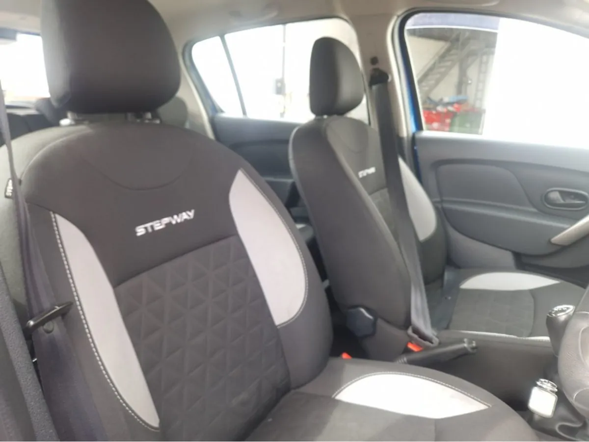 Dacia Sandero Stepway Signature 1.5 DCI 90 4 - Image 3