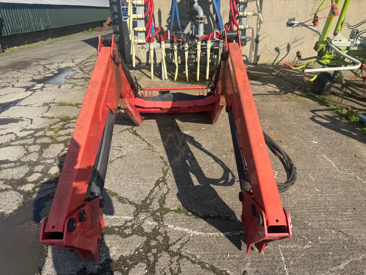 Massey Ferguson 945 Loader c/w Brackets - Image 2