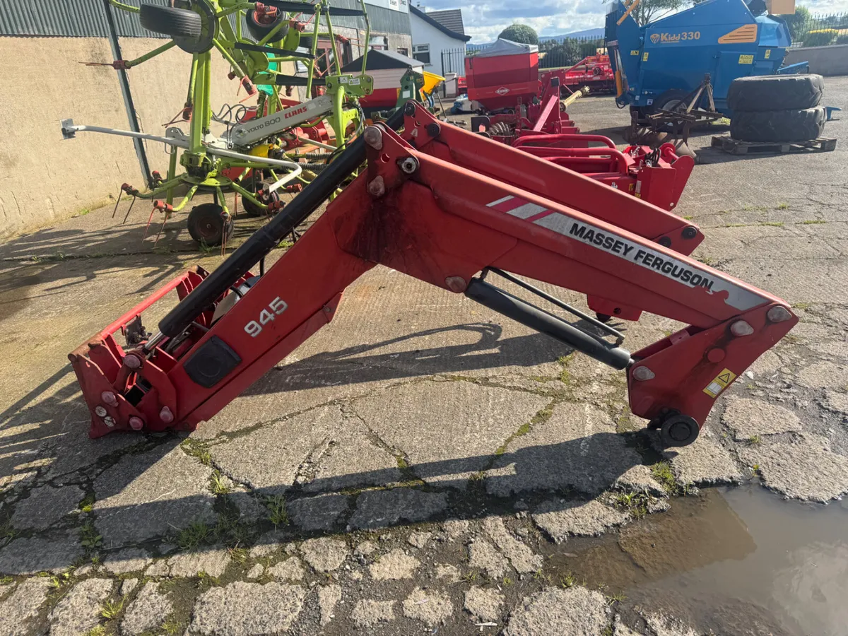 Massey Ferguson 945 Loader c/w Brackets - Image 3