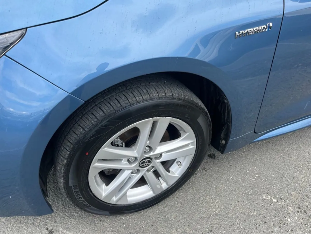 Toyota Corolla Luna H/B 4DR Auto Hybrid - Image 2
