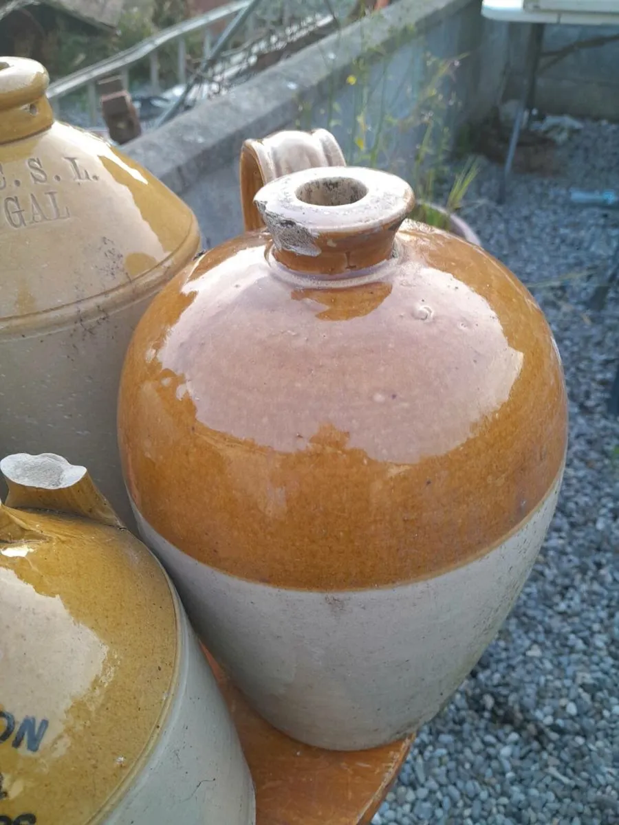 4 old jars - Image 2