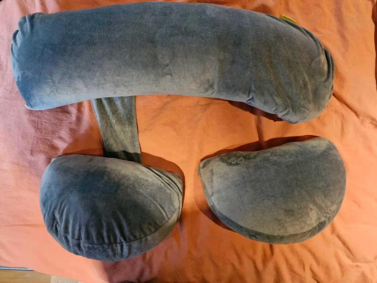 Pregnancy Pillow - Image 1