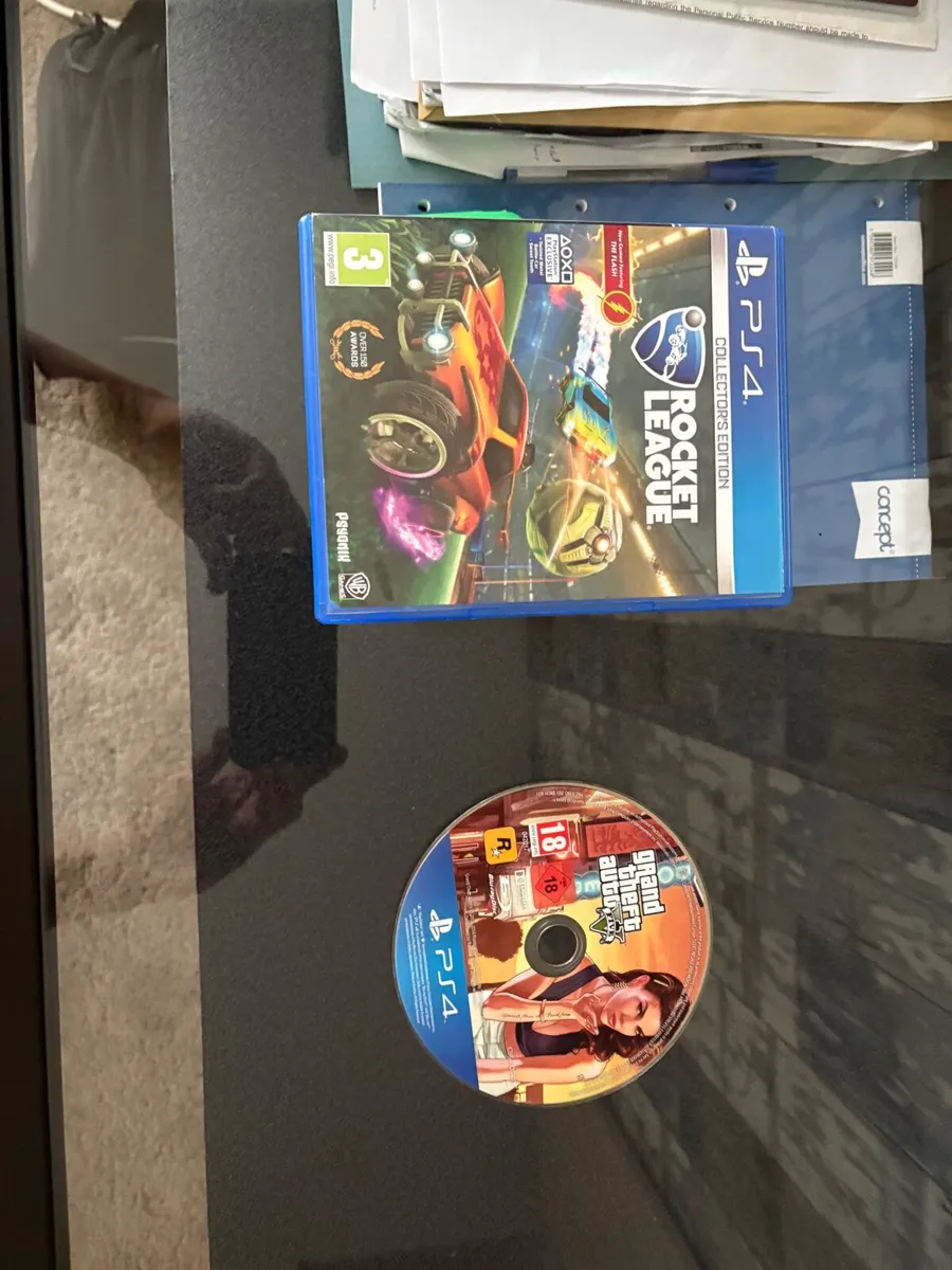 PS4 PRO with Wheel - Image 2