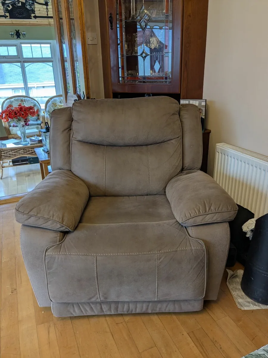 3 piece suite of furniture - Image 2