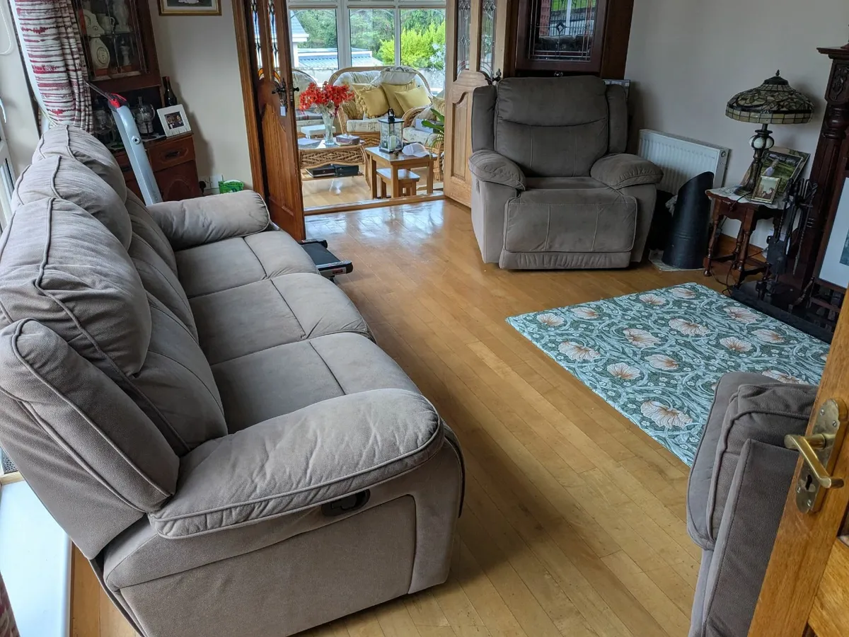 3 piece suite of furniture - Image 4