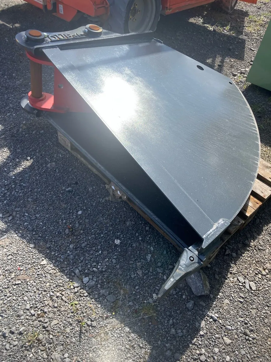 Tile bucket / shoring bucket / ejector bucket - Image 1