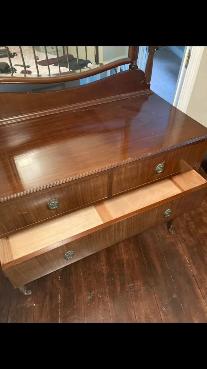 Dresser - Image 2