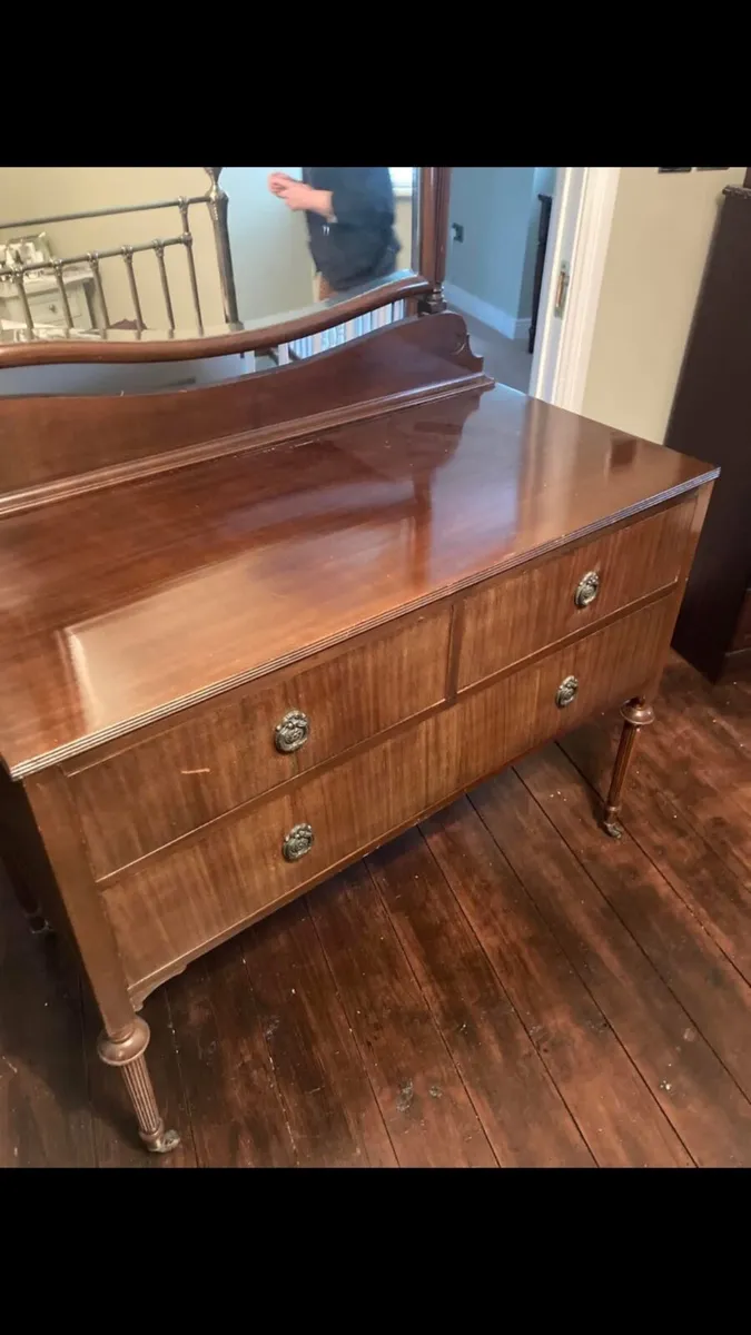 Dresser - Image 4