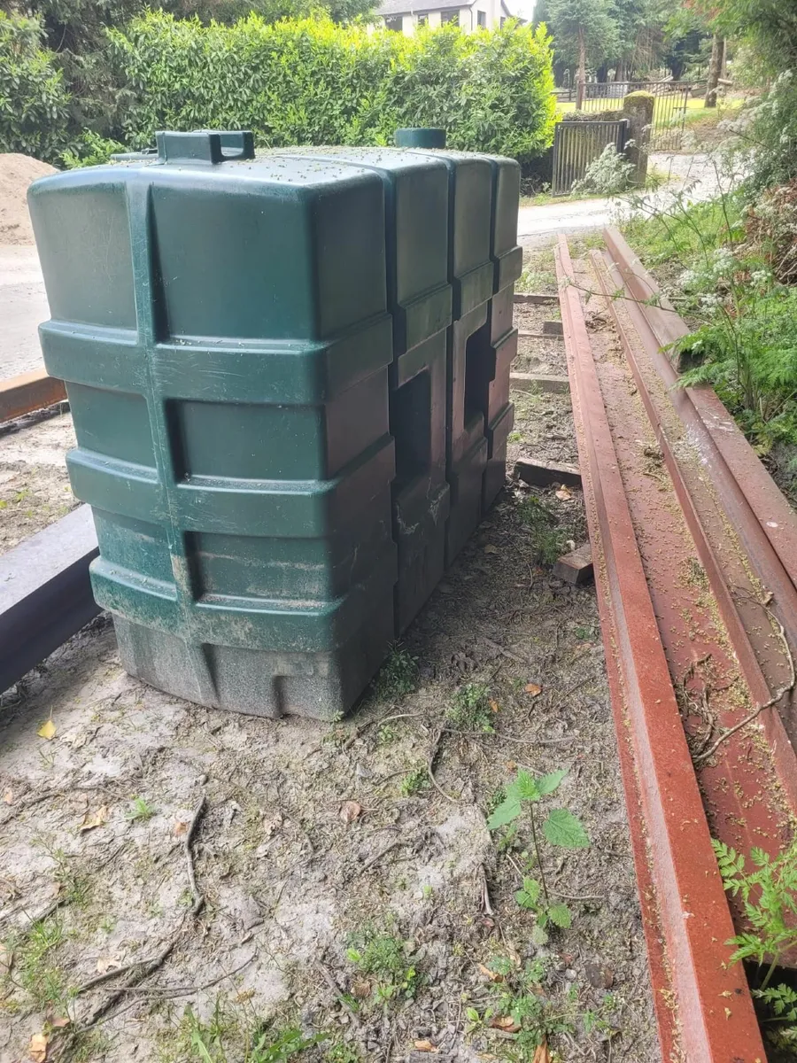 Oil / fuel tank
