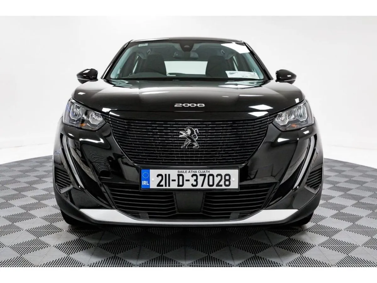 Peugeot 2008 Active Premium 50kwh Auto 136HP - Image 2