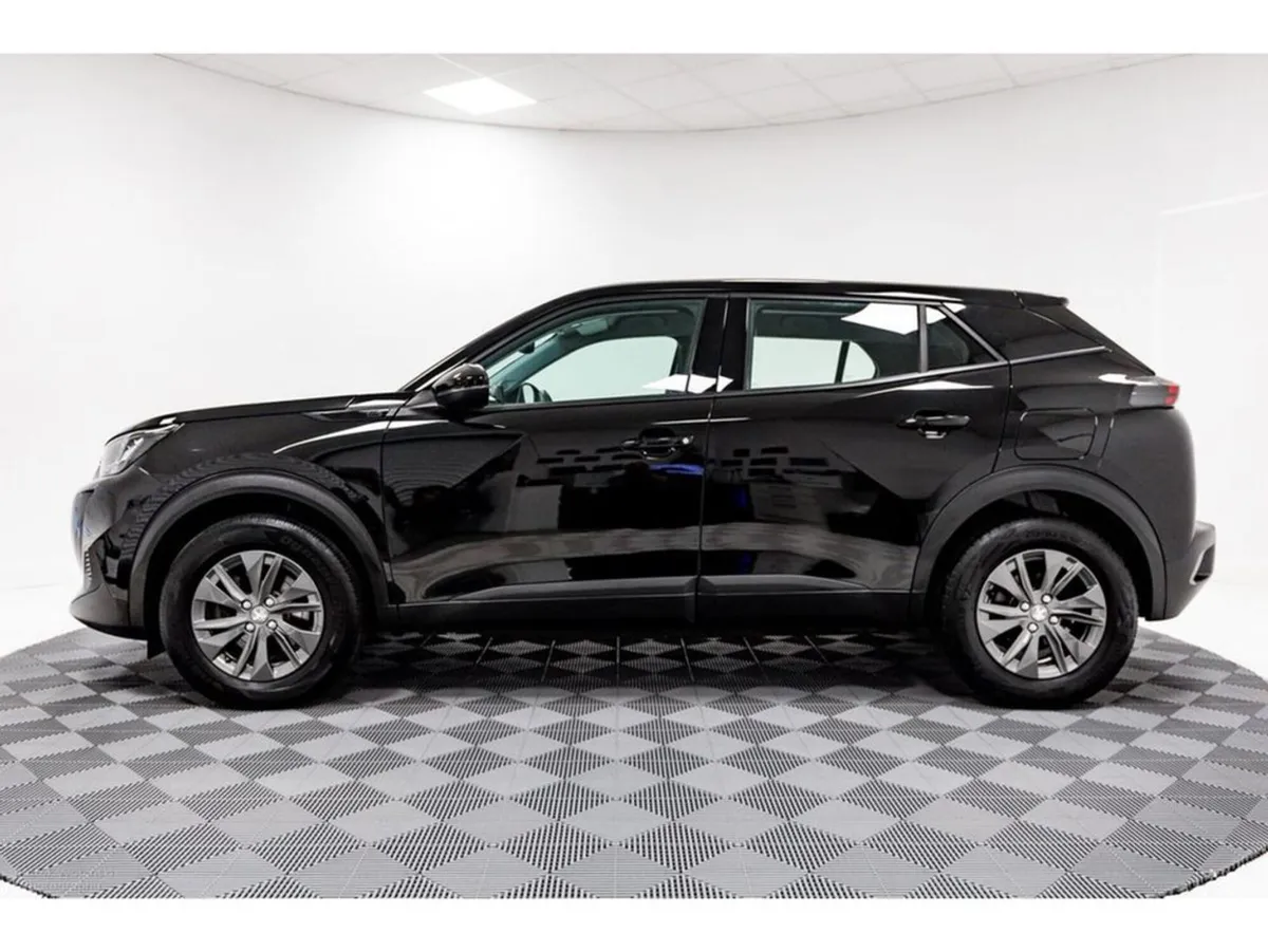 Peugeot 2008 Active Premium 50kwh Auto 136HP - Image 4