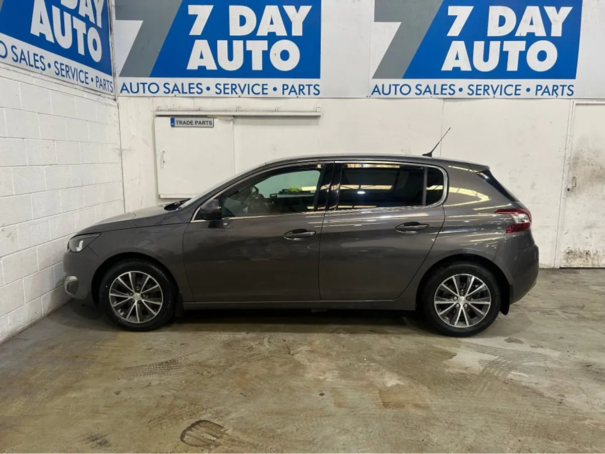 Peugeot 308 1.6 HDI Blue 120 Allure 5DR 120BHP - Image 4