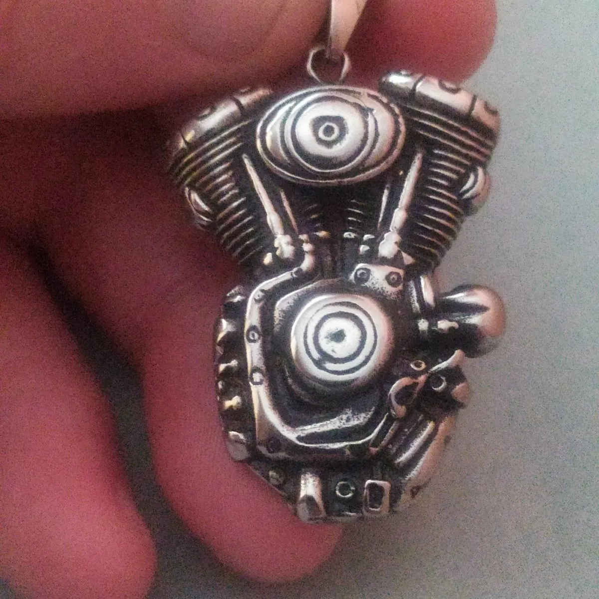 Harley Davidson v twin pendant.   Import USA - Image 2