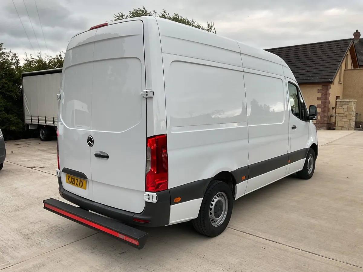 2021 Sprinter Mwb Auto 3.5ton tow - Image 3