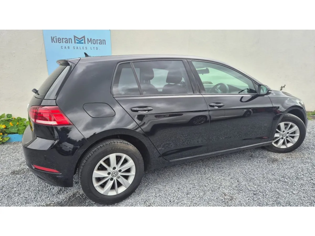 Volkswagen Golf 1.6 TDI 5DR - Image 3
