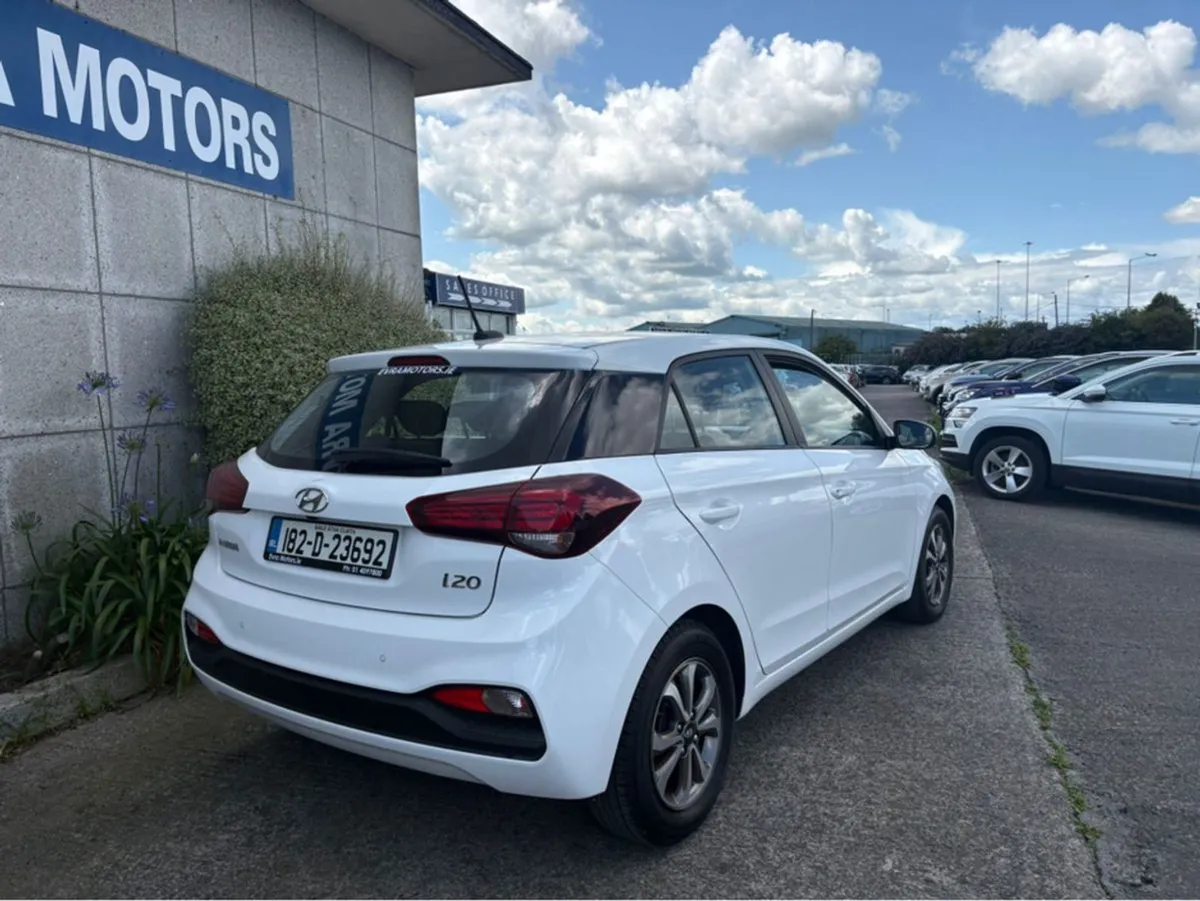 Hyundai i20 SE Delux 1.2 Petrol //high Spec// - Image 4