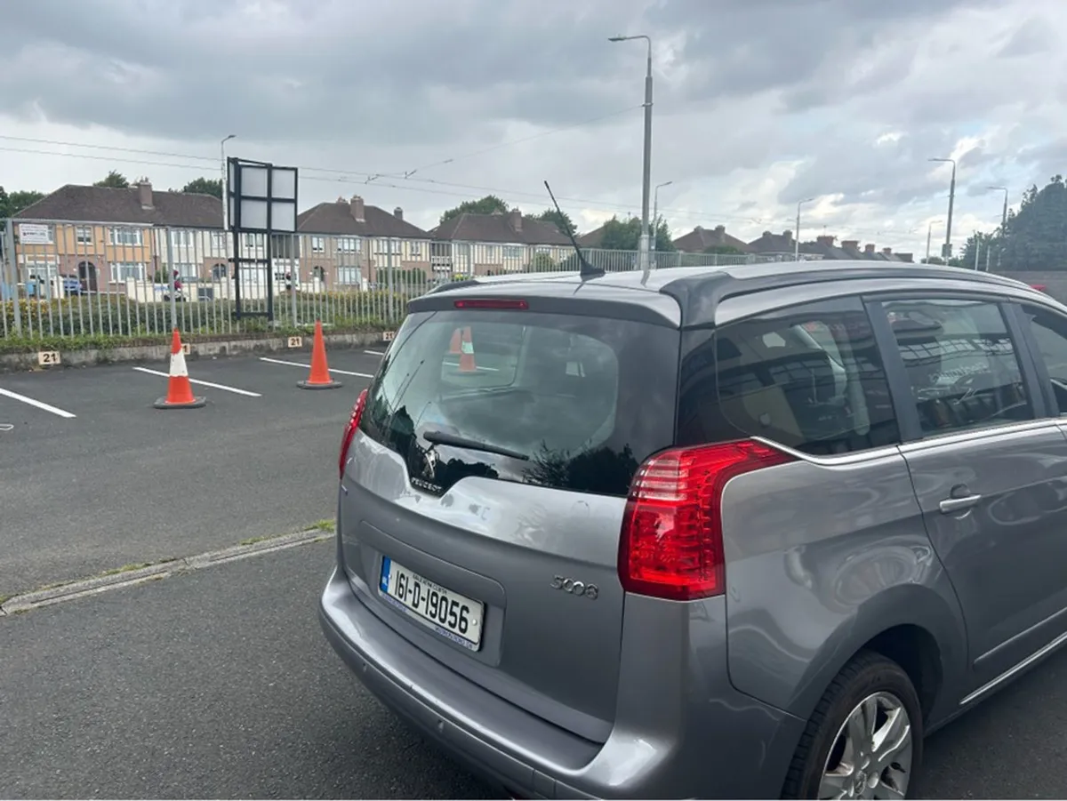 Peugeot 5008 Automatic///only 82000KLMS With Full - Image 3