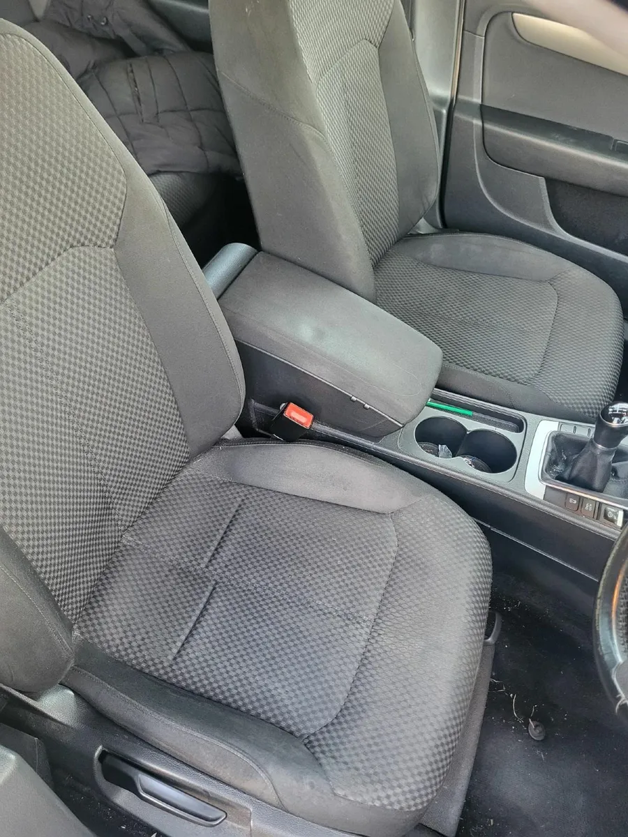 Volkswagen Passat 2013 - Image 3