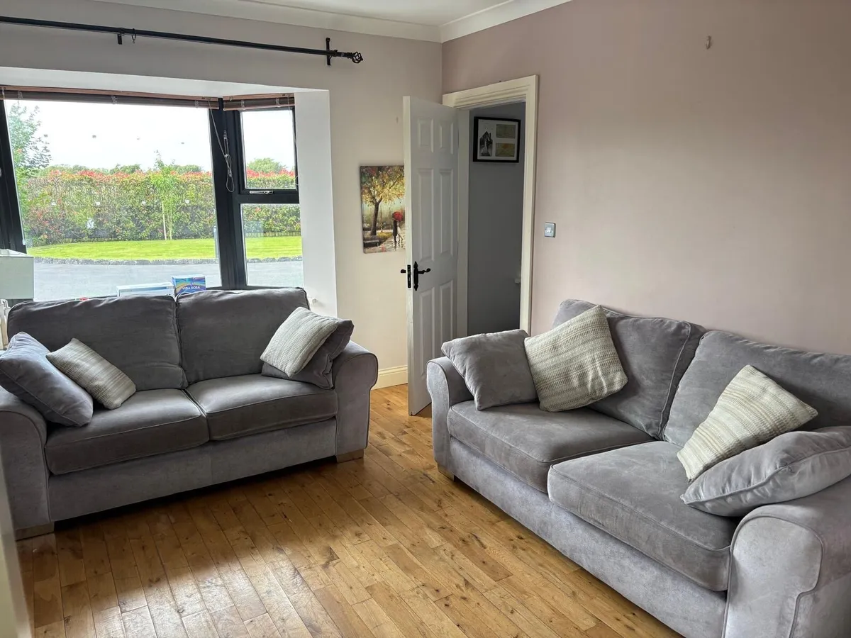 2 & 3 seater Sofa - Image 4