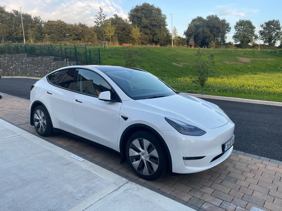 Tesla Model Y 2024 - Image 4