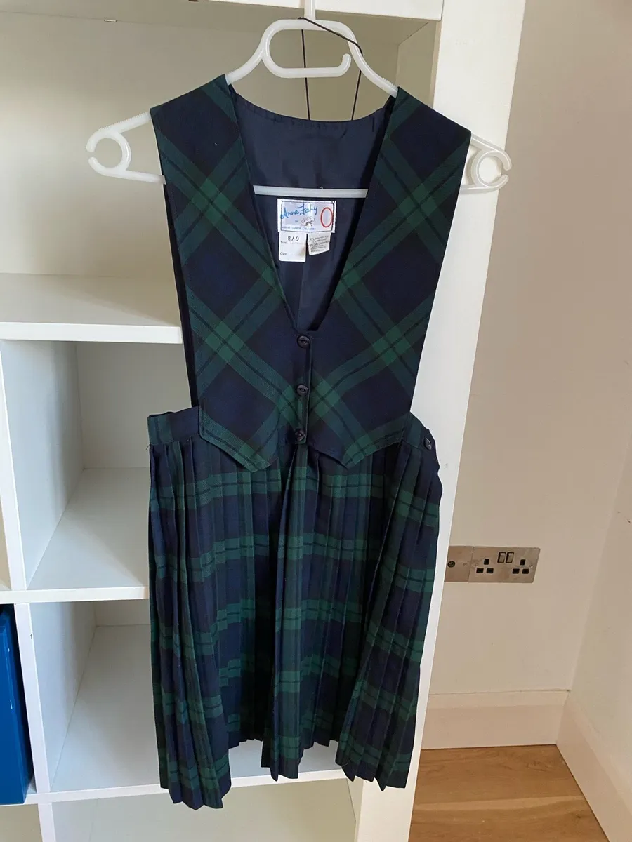 Gaelscoil na Dúglaise Pinafore + 2 elastic Ties - Image 1