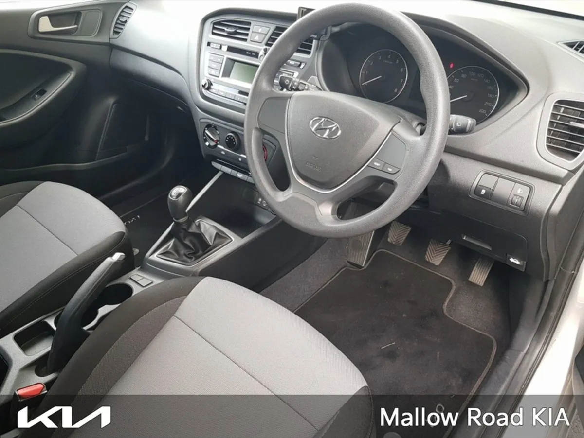Hyundai i20 Active Petrol Classic 5DR - Image 2