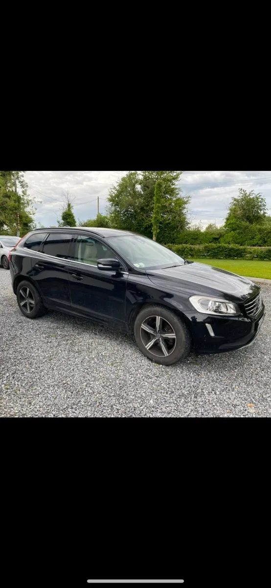 VOLVO XC60 - Image 1