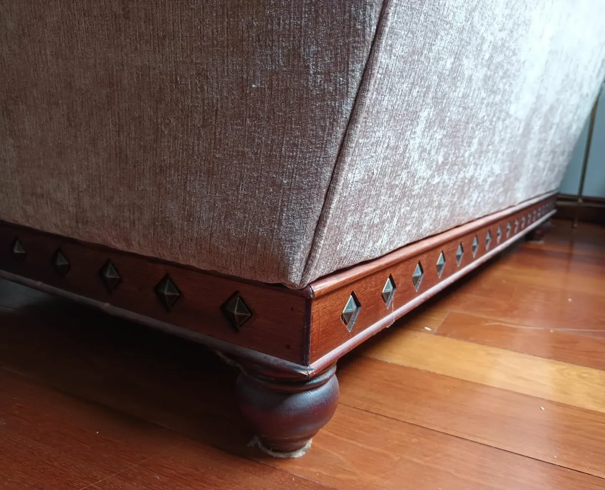 sofa - Image 2