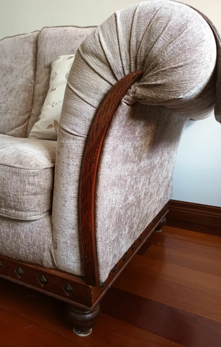 sofa - Image 3