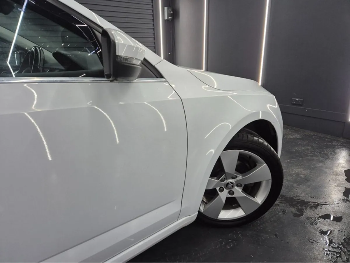 Skoda Octavia Style 1.6 TDI 115HP 4DR - Image 4