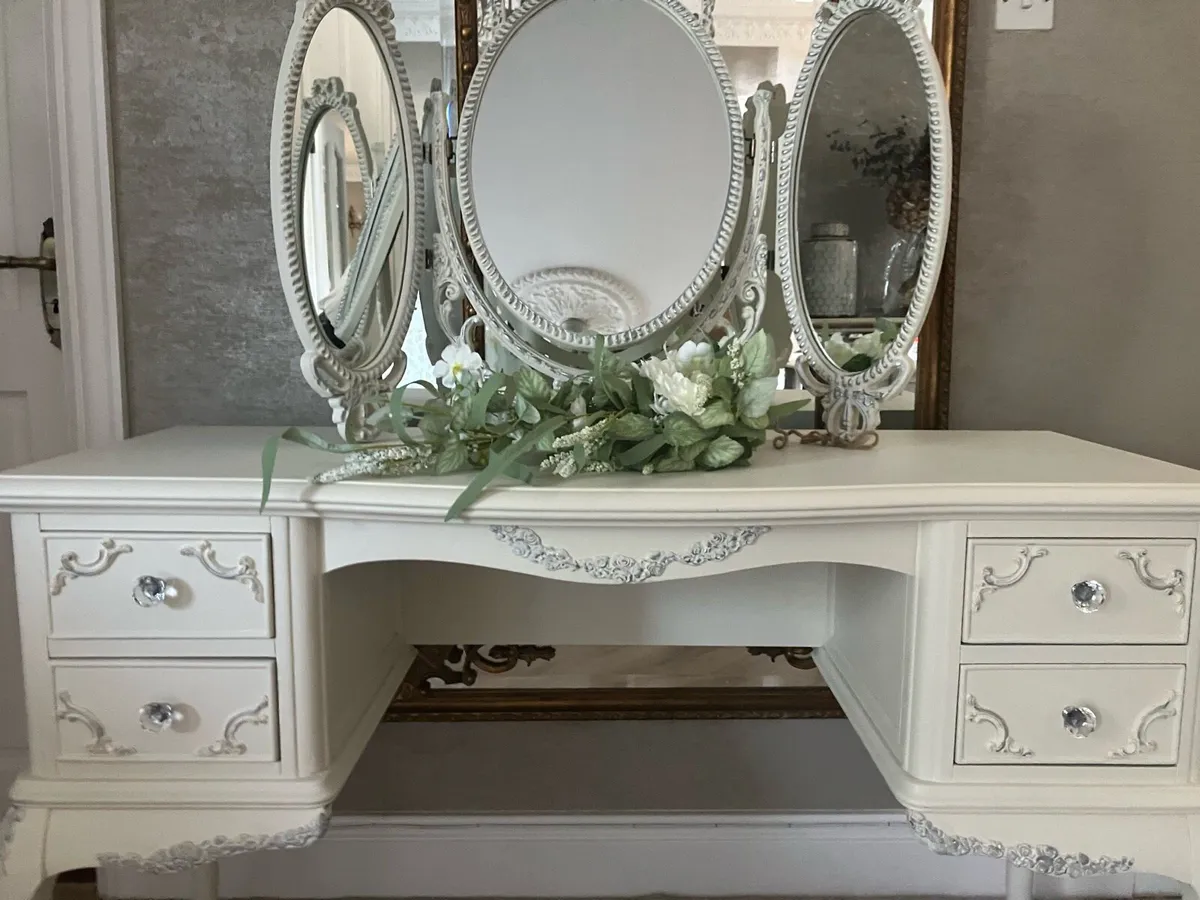 Dressing table and mirror - Image 2