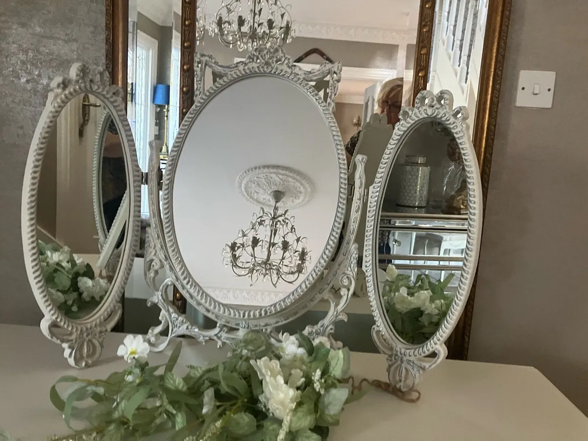 Dressing table and mirror - Image 4