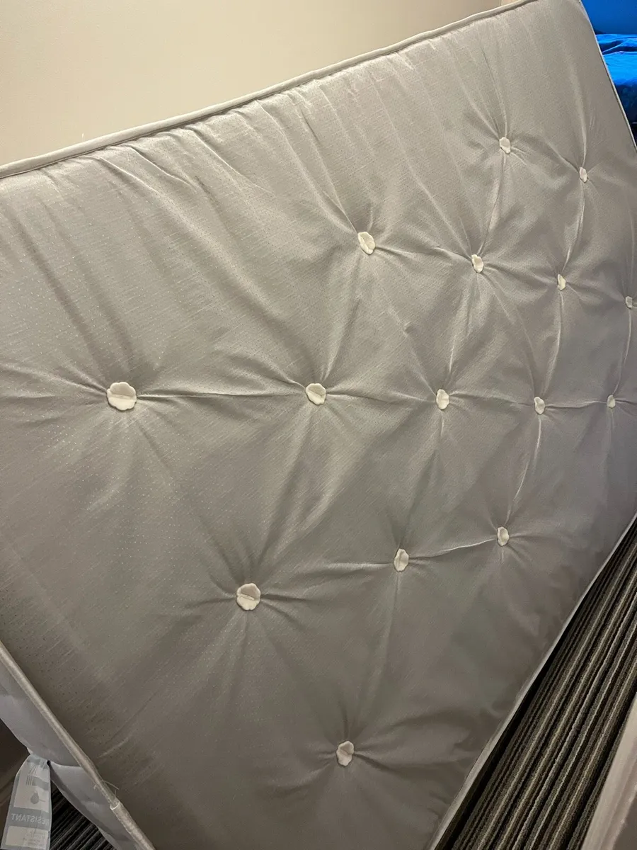Small double mattress - Image 2
