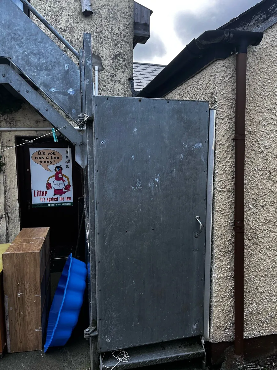 Emergency fire escape - Image 2
