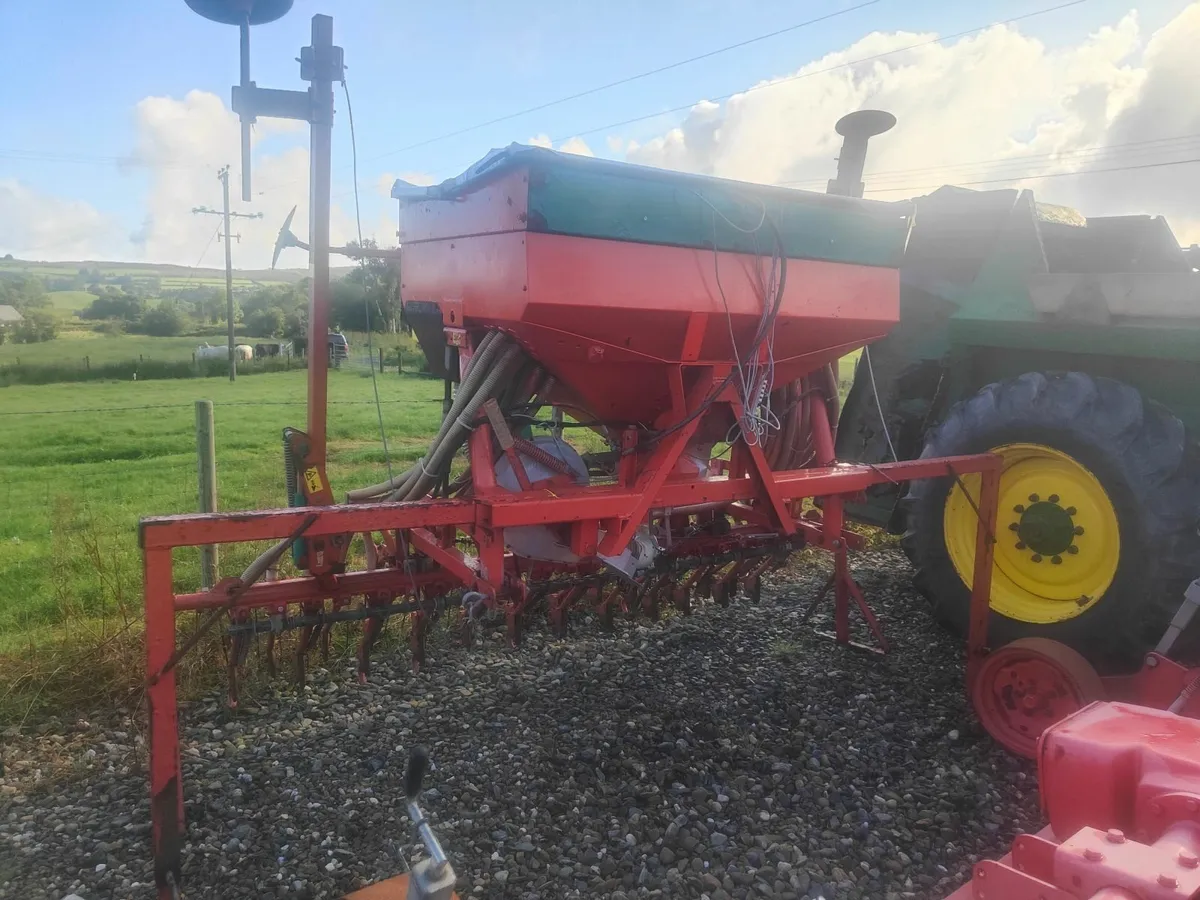 Accord seed  drill - Image 2