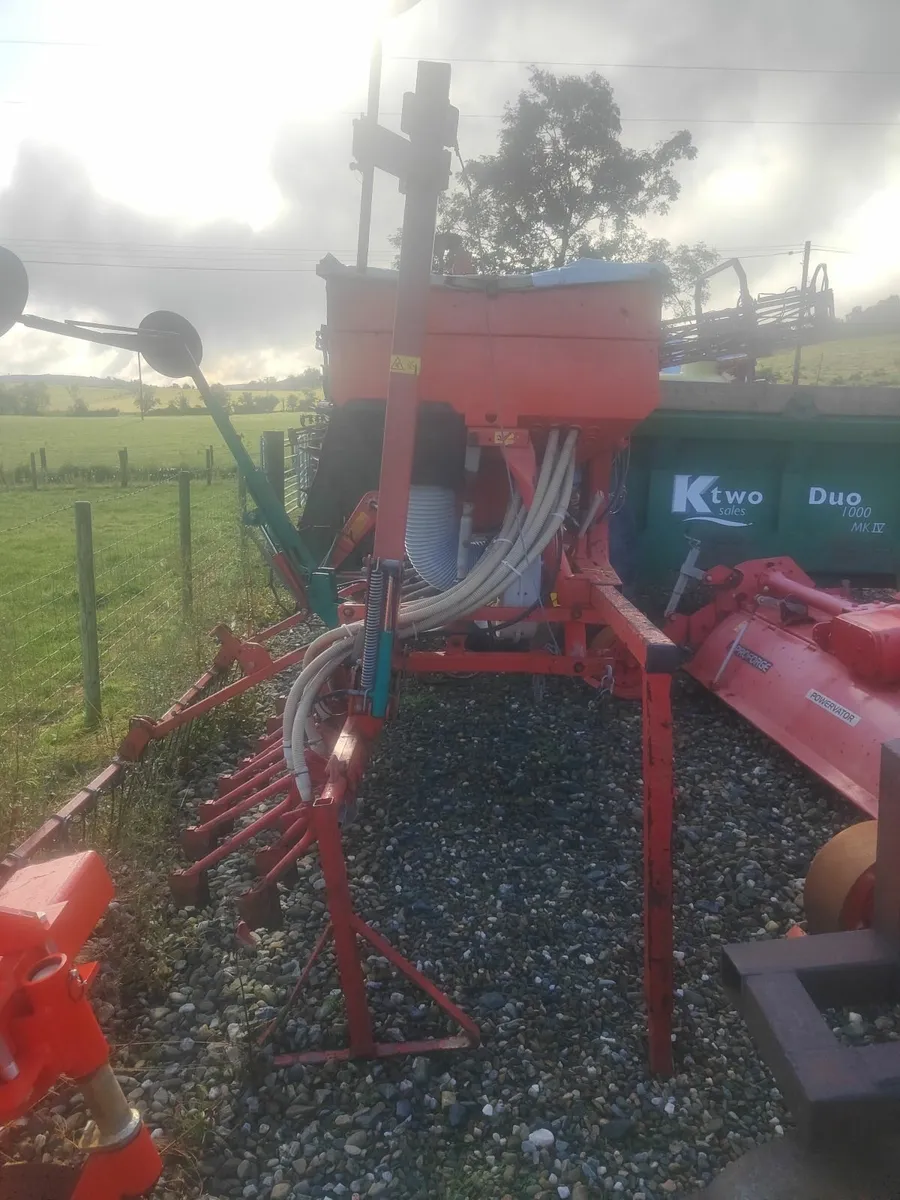 Accord seed  drill - Image 3