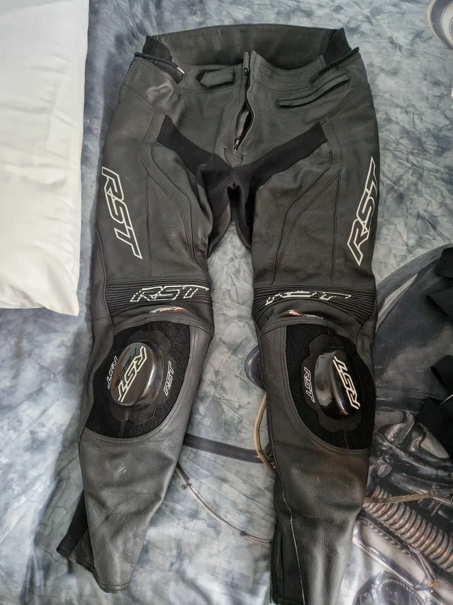 RST motor bike leather pants - Image 1