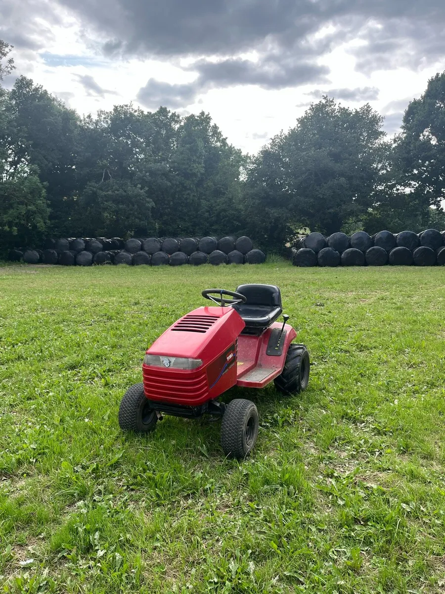 Toro Hydrostatic Ride on lawnmower - Image 2