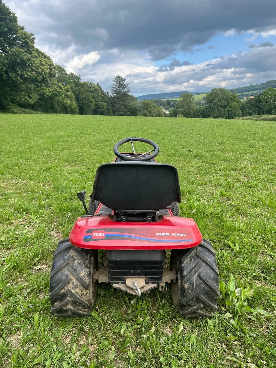 Toro Hydrostatic Ride on lawnmower - Image 3