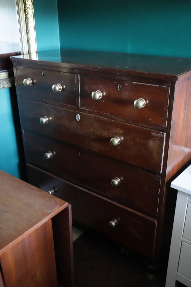 chest of drawers - Image 1