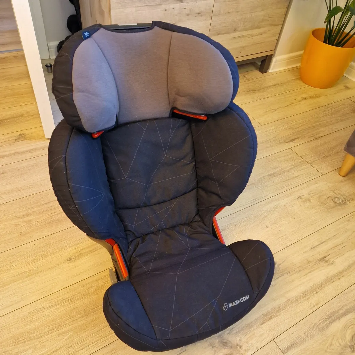 Maxi Cosi RodiFix car seat - Image 3