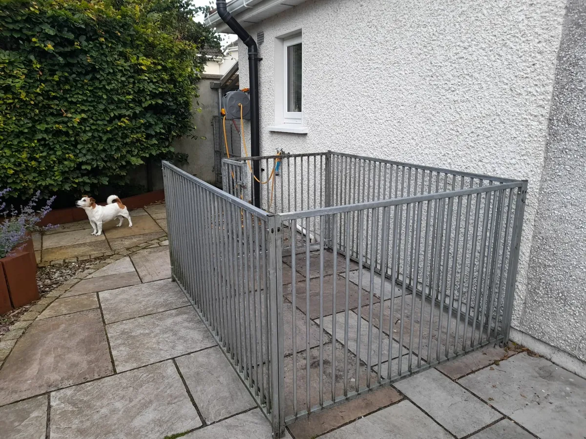 Enclosure for dogs - Image 2