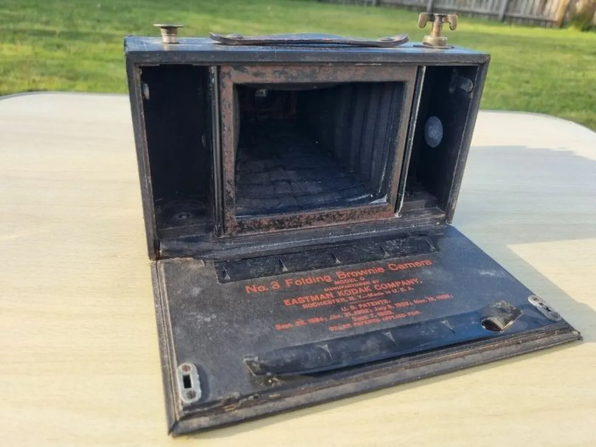 Kodak No3 Folding Brownie Camera Model D - Image 4