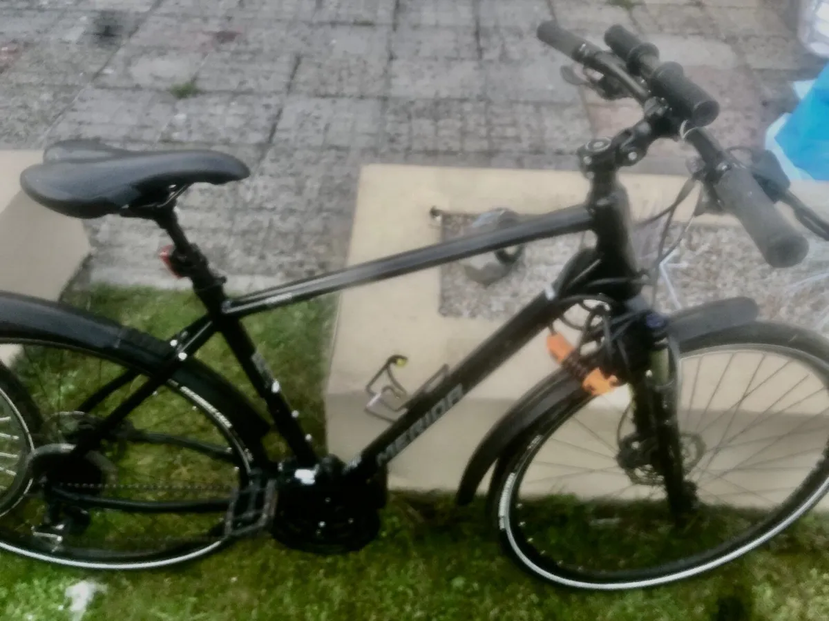 2 Hybrid bikes like new . His & Hers - Image 1